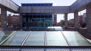 بررسی دوام و مقاومت نورگیرها در برابر آفتاب و باران